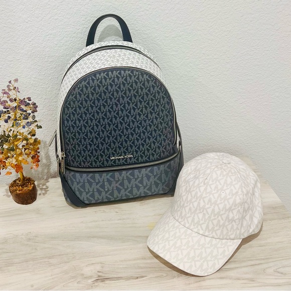 ✨ Michael Kors Logo Backpack & Hat Set | NWT | $358 MSRP Bag + $68 Hat - Picture 2 of 6